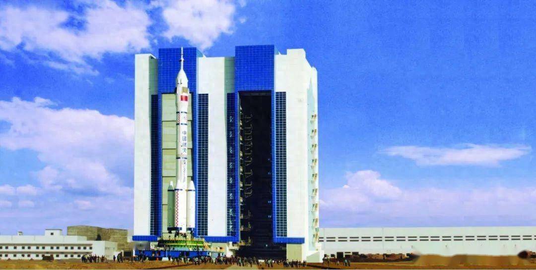 以新質(zhì)生產(chǎn)力推動(dòng)建材產(chǎn)業(yè)高質(zhì)量發(fā)展大會(huì)在西安召開(kāi)_數(shù)字化.