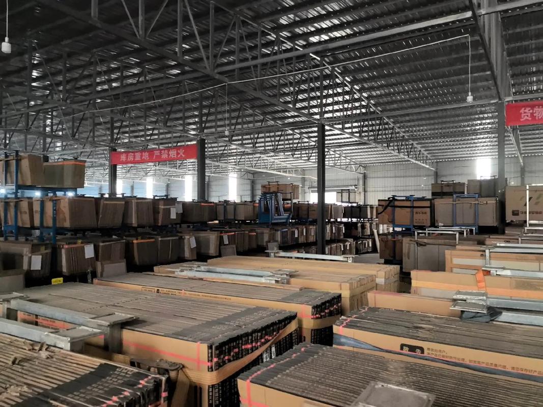 這里是西安最大的瓷磚批發基地,花色種類齊全,貨源充足穩定,歡